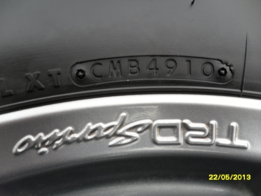 ขายแม็กTOYOTA FORTUNER TRDพร้อมยาง  265/60R18 ยางสัปดาห์ที่49 ปี10 จำนวน 1 ชุดพร้อมน๊อตแท้ 24 ตัว