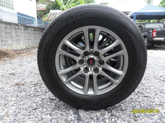 ขายแม็กTOYOTA FORTUNER TRDพร้อมยาง  265/60R18 ยางสัปดาห์ที่49 ปี10 จำนวน 1 ชุดพร้อมน๊อตแท้ 24 ตัว