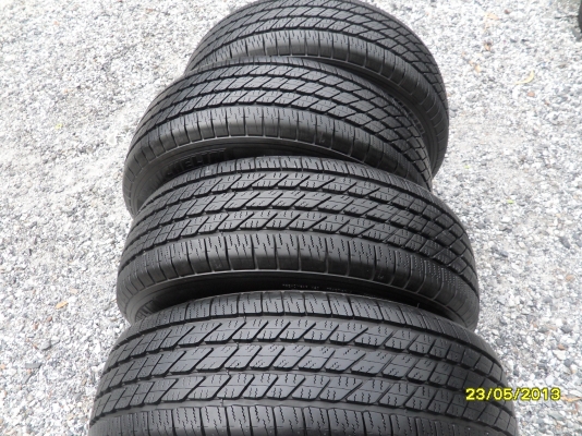 ขายแม็กTOYOTAพร้อมยาง 265/65R17 ยางสัปดาห์ที่22 ปี12 จำนวน 1 ชุด  พร้อมน๊อตแท้ 24 ตัว ใช้งานมาประมาณ 8000 กิโล สภาพยาง 95\% เหมือนใหม่