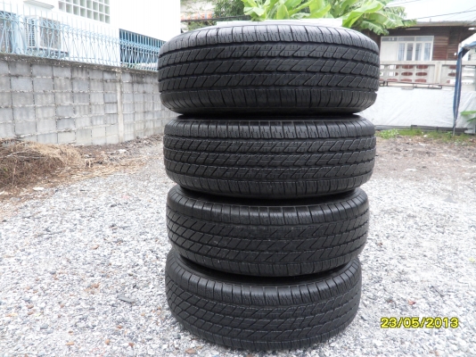 ขายแม็กTOYOTAพร้อมยาง 265/65R17 ยางสัปดาห์ที่22 ปี12 จำนวน 1 ชุด  พร้อมน๊อตแท้ 24 ตัว ใช้งานมาประมาณ 8000 กิโล สภาพยาง 95\% เหมือนใหม่