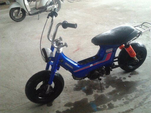 ขาย HONDA ชาลี ขายตามสภาพ ครับ สีสวยทำใหม่ ล้อ 4.7 หน้าหลัง ยางใหม่ มีอะไหล่ให้ครบ รถเพิงล้างนะครับ