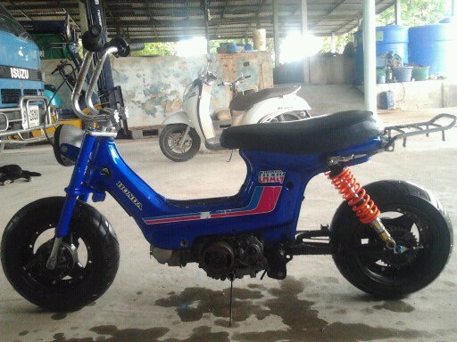 ขาย HONDA ชาลี ขายตามสภาพ ครับ สีสวยทำใหม่ ล้อ 4.7 หน้าหลัง ยางใหม่ มีอะไหล่ให้ครบ รถเพิงล้างนะครับ