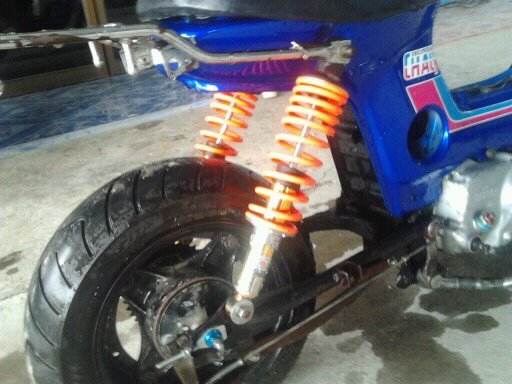 ขาย HONDA ชาลี ขายตามสภาพ ครับ สีสวยทำใหม่ ล้อ 4.7 หน้าหลัง ยางใหม่ มีอะไหล่ให้ครบ รถเพิงล้างนะครับ