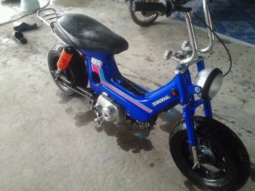 ขาย HONDA ชาลี ขายตามสภาพ ครับ สีสวยทำใหม่ ล้อ 4.7 หน้าหลัง ยางใหม่ มีอะไหล่ให้ครบ รถเพิงล้างนะครับ