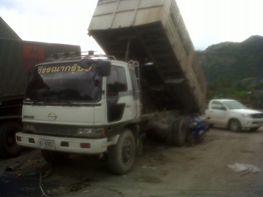 ขายด่วน   สิบล้อ  3H เครื่อง HO7D 195 เกียร์เดิม 5 เกียร์ สโลว์กลาง