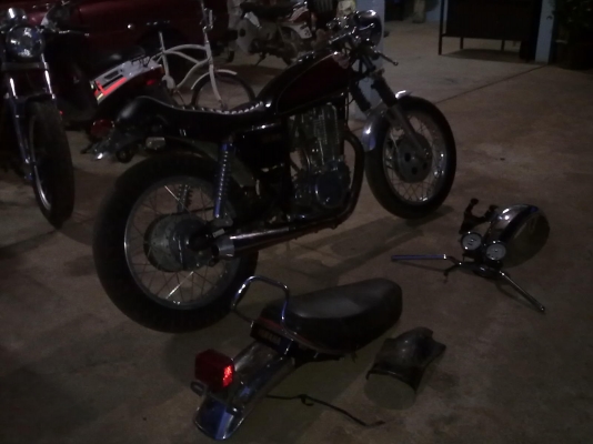 ขาย/แลก sr 400 สภาพแต่งคาเฟ่ ขับ หล่อๆ เรยคับ ขาย/แลก sr 400 สภาพแต่งคาเฟ่ ขับ หล่อๆ เรยคับ