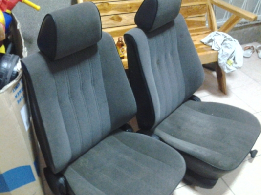 ขายเบาะ BMW E30 สภาพสวยเบาะรางแน่นครับ เหมือนใหม่ครับ