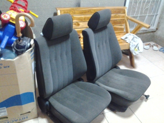 ขายเบาะ BMW E30 สภาพสวยเบาะรางแน่นครับ เหมือนใหม่ครับ