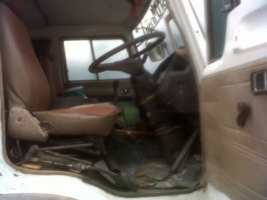 ขายด่วน Hino  เครื่อง EM 100   10   เกียร์