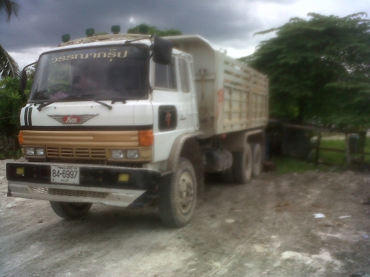 ขายด่วน Hino  เครื่อง EM 100   10   เกียร์