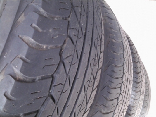 ยาง 255/70 ขอบ16 ปี10 ของ dunlop ครับ ยาง 255/70 ขอบ16 ปี10 ของ dunlop ครับ