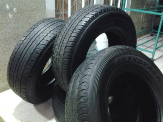 ยาง 255/70 ขอบ16 ปี10 ของ dunlop ครับ