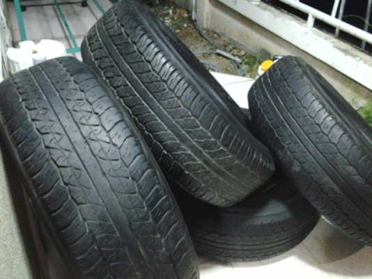 ยาง 255/70 ขอบ16 ปี10 ของ dunlop ครับ ยาง 255/70 ขอบ16 ปี10 ของ dunlop ครับ