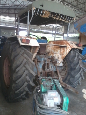 ขายรถไถ 6800  ยางพึ่งเปลี่ยน 285000 บาท พร้อมใช้งาน