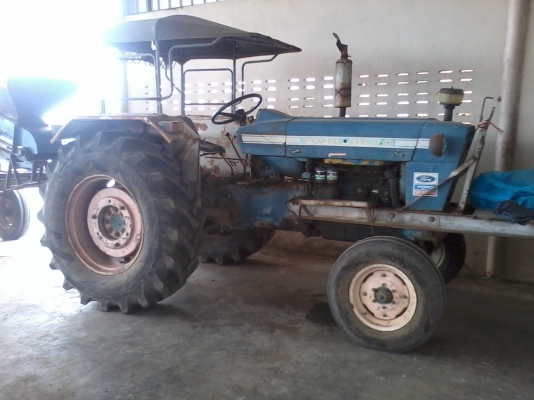 ขายรถไถ 6800  ยางพึ่งเปลี่ยน 285000 บาท พร้อมใช้งาน