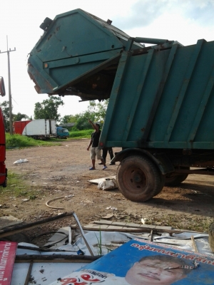 ขาย Nissan 6 ล้อ รถขยะ พร้อมใช้งาน