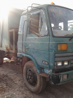 ขาย Nissan 6 ล้อ รถขยะ พร้อมใช้งาน