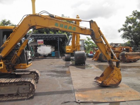 ขายรถขุด Komatsu PC 70-7 สภาพเยี่ยม พร้อมใช้งาน