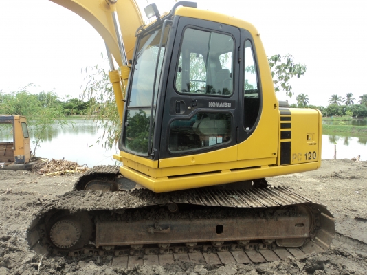 ขายด่วน  KOMATSU PC 120-6  นำเข้ายังไม่เคยใช้งานในไทยอาร์มพิเศษ  ใบแทรค  70  สวย  เครื่องปั้มดี  ไฟฟ้าครบ  ใช้งาน 6000 กว่าชม.