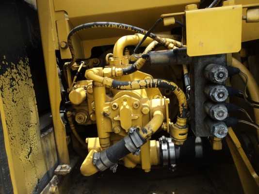 ขายด่วน  KOMATSU PC 120-6  นำเข้ายังไม่เคยใช้งานในไทยอาร์มพิเศษ  ใบแทรค  70  สวย  เครื่องปั้มดี  ไฟฟ้าครบ  ใช้งาน 6000 กว่าชม.