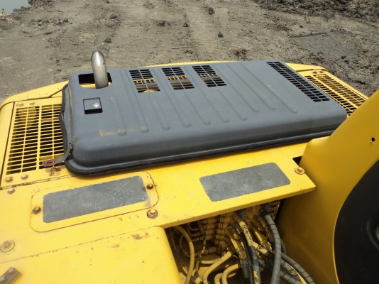 ขายด่วน  KOMATSU PC 120-6  นำเข้ายังไม่เคยใช้งานในไทยอาร์มพิเศษ  ใบแทรค  70  สวย  เครื่องปั้มดี  ไฟฟ้าครบ  ใช้งาน 6000 กว่าชม.