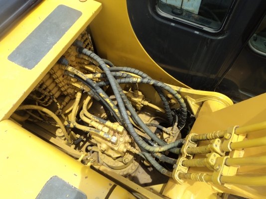 ขายด่วน  KOMATSU PC 120-6  นำเข้ายังไม่เคยใช้งานในไทยอาร์มพิเศษ  ใบแทรค  70  สวย  เครื่องปั้มดี  ไฟฟ้าครบ  ใช้งาน 6000 กว่าชม.