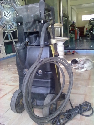 ปั๊มอัดฉีดน้ำแรงดันสูง ยี่ห้อคาร์เชอร์