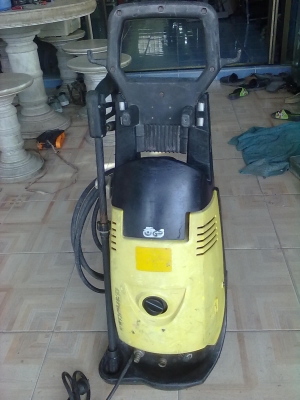 ปั๊มอัดฉีดน้ำแรงดันสูง ยี่ห้อคาร์เชอร์