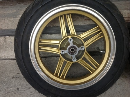 ล้อแม็กพร้อมยางFINO อยู่กรุงเทพบางกะปิ