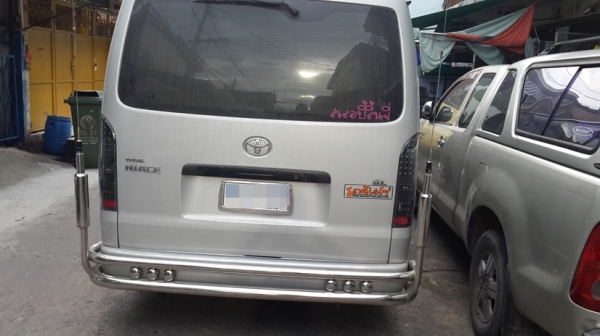 ขายกันชนรอบคัน Hiace หลังคาเตี้ย 5000 ติดต่อ0840059116