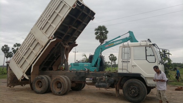 ขายรถบรรทุก 10 ล้อดั้มดิน MITSUBISHI  2เพลา