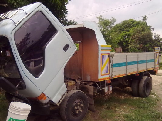 ขายรถหกล้อดั้มพร้อมใช้0859108876 รถห้างแท้ครับมือเดียวจัดไฟแนนซ์ ได้สามแสนกว่าดาวน์ประมาณ สองแสนกว่าครับ