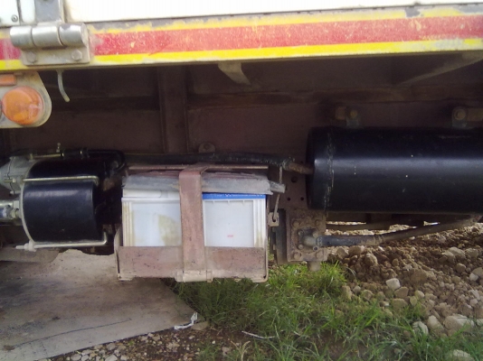 ขายรถหกล้อดั้มพร้อมใช้0859108876 รถห้างแท้ครับมือเดียวจัดไฟแนนซ์ ได้สามแสนกว่าดาวน์ประมาณ สองแสนกว่าครับ