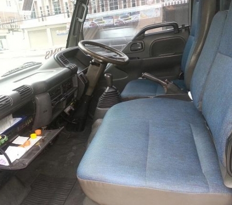 ขาย NKR 130 หกล้อกระบะคาร์โก้ เปิดสามด้าน ปี49