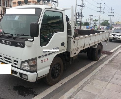 ขาย NKR 130 หกล้อกระบะคาร์โก้ เปิดสามด้าน ปี49