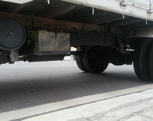 ขาย NKR 130 หกล้อกระบะคาร์โก้ เปิดสามด้าน ปี49