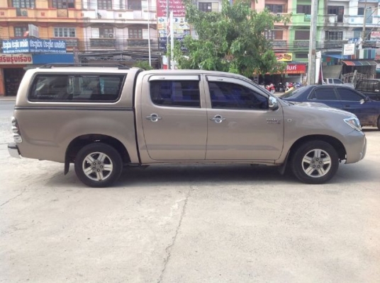 Toyota vigo 3.0G สี่ประตู ตัวท้อป เกียร์ออโต้ สภาพสวย