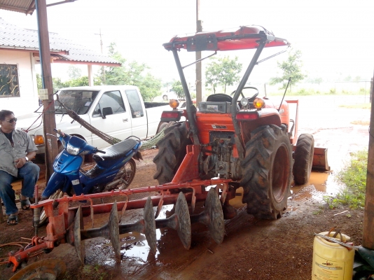 ขาย kubota 3608 + อุปกรณ์ 4 ชิ้น 677 ชม ขาย kubota 3608 + อุปกรณ์ 4 ชิ้น 677 ชม