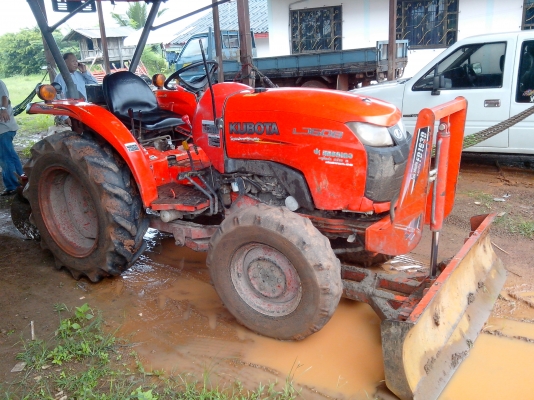 ขาย kubota  3608 + อุปกรณ์ 4 ชิ้น 677 ชม