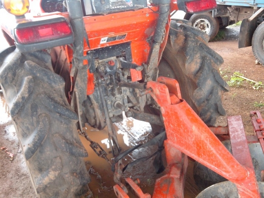 ขาย kubota 3608 + อุปกรณ์ 4 ชิ้น 677 ชม ขาย kubota 3608 + อุปกรณ์ 4 ชิ้น 677 ชม