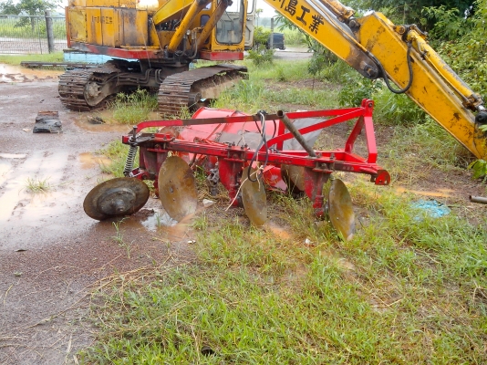 ขาย kubota 3608 + อุปกรณ์ 4 ชิ้น 677 ชม ขาย kubota 3608 + อุปกรณ์ 4 ชิ้น 677 ชม