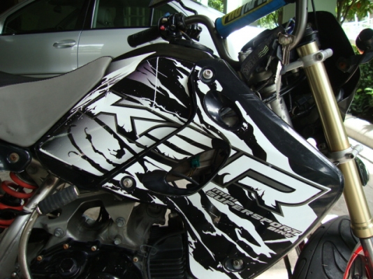 ขาย kawasaki ksr 110 cc สี ดำ ขาว ปี 51  31000.-  ส่งทัวไทยคับ