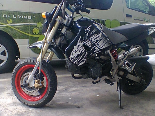 ขาย kawasaki ksr 110 cc สี ดำ ขาว ปี 51  31000.-  ส่งทัวไทยคับ