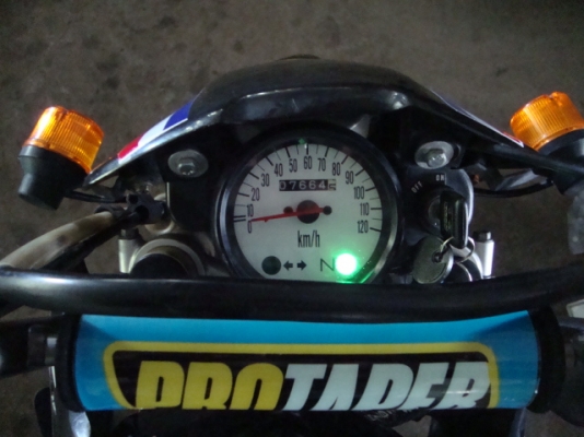 ขาย kawasaki ksr 110 cc สี ดำ ขาว ปี 51  31000.-  ส่งทัวไทยคับ