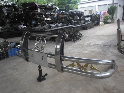 ขายกันชนรถตู้ตัวละ5000บ