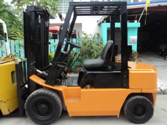 ขายนิสัน 2.5 ตันดีเซลเครื่อง TD27 เกียร์ธรรมดา สภาพพร้อใช้ 081-3535-948