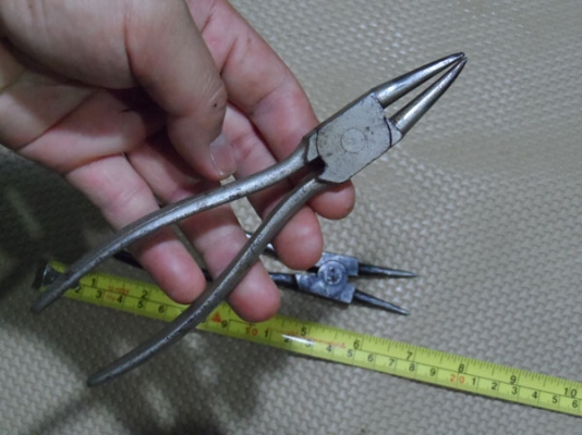 คีมถ่างคีมหุบจัดคู่