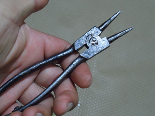 คีมถ่างคีมหุบจัดคู่