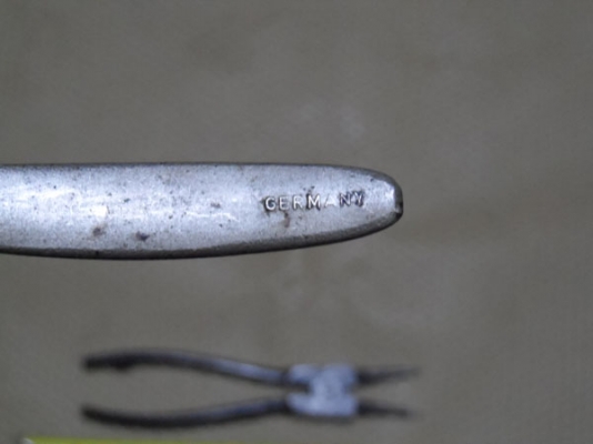 คีมถ่างคีมหุบจัดคู่