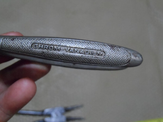 คีมถ่างคีมหุบจัดคู่